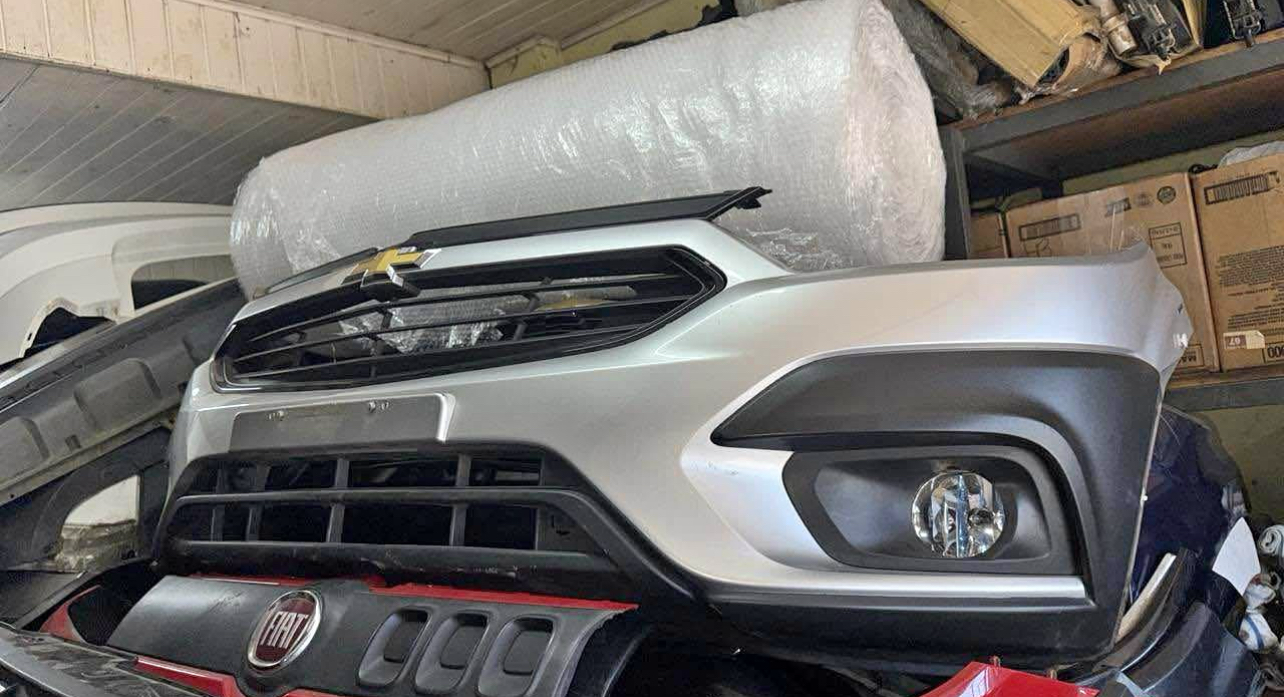 Para-choque Dianteiro Chevrolet Onix Activ  Original Seminovo Completo com Milha e Grades